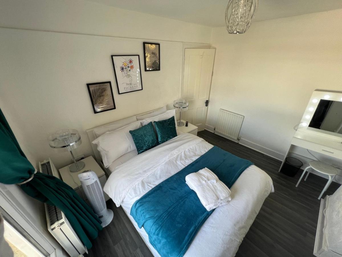 Apartament Luxury 1Bed Holiday Flat-10 Minutes From London Bridge & 3Mins Walk To Lewisham Dlr Zewnętrze zdjęcie